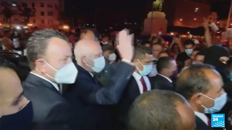 Tunisia. Il presidente dimissiona il Primo Ministro e sospende il Parlamento. Kaïs Saïed suspend le Parlement et démet le Premier ministre