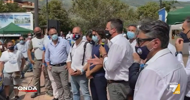 Salvini: “Ne ho pieni i coglioni di migranti”… Che ingratitudine. Senza migranti che rimarrebbe di lui…