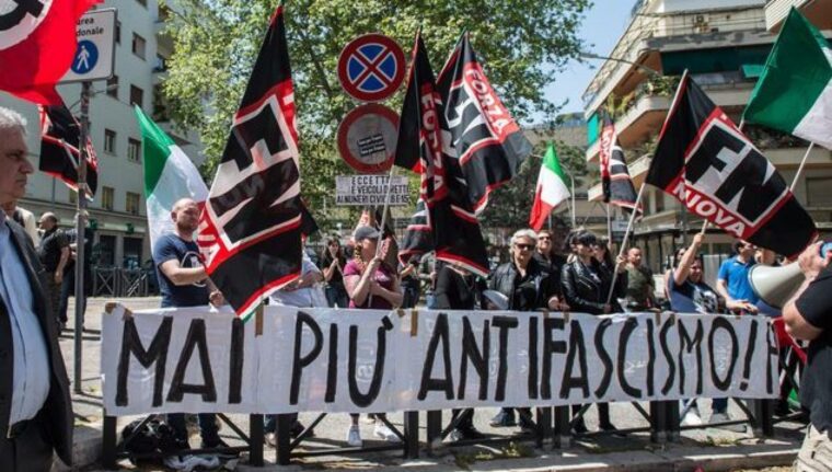 Il Governo: “Rischio infiltrazioni violente dell’estrema destra nei gruppi No Vax”