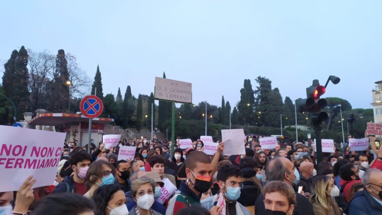 Videonotizia. Roma, la manifestazione a favore del Ddl Zan nella “Gay Street” della Capitale