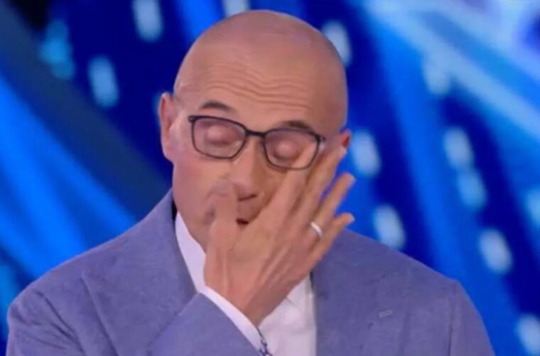 Quando la tv “amorale” ci fa la morale, o di Signorini che dice “no” all’aborto