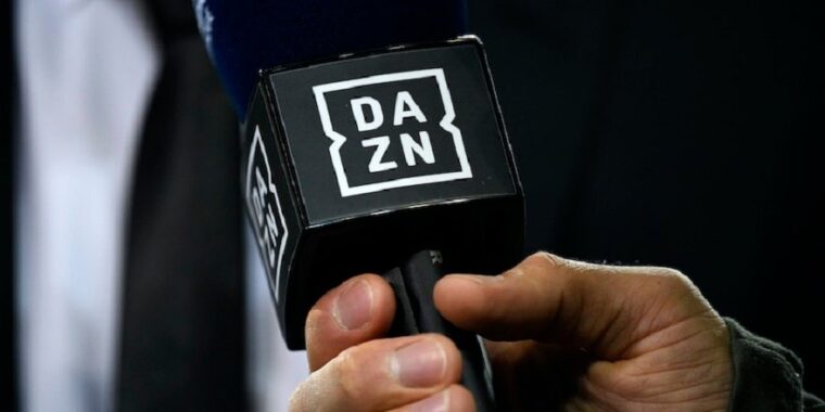 Il ministro Giorgetti convoca DAZN