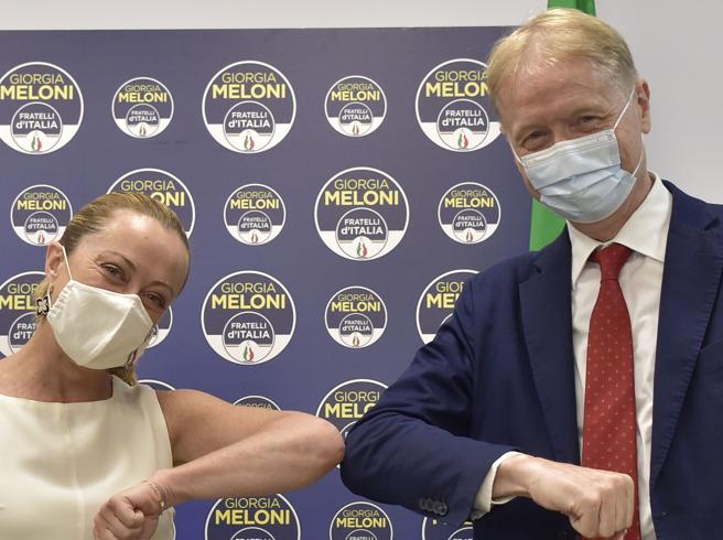 Fratelli furiosi d’Italia, così “democratici” e “libertari” da opporsi al divieto alle pubblicità sessiste e offensive