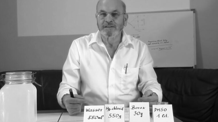 Morto il “no vax” austriaco che si curava il Covid con clisteri alla varechina