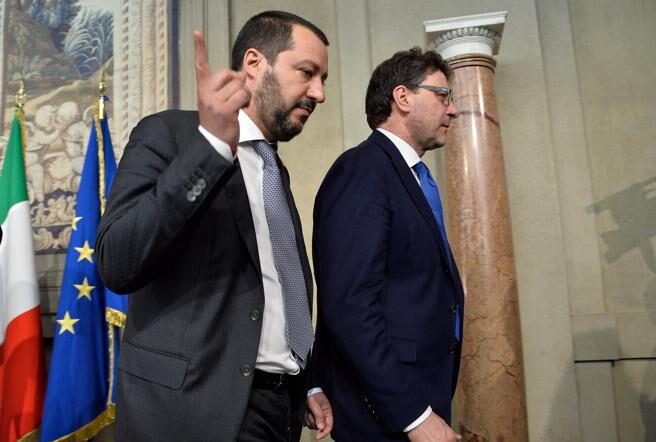 Salvini punta i piedi su Senato e Viminale (per il popolo mica per le poltrone) e sbatte la porta… Sono cxxxi