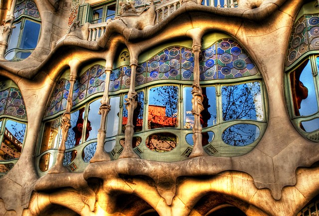 Los periodistas Inés Martín Rodrigo y Toni Cruanyes se imponen en los premios Nadal y Pla