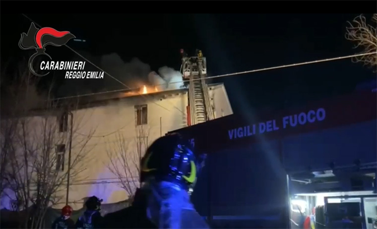 Videonotizia. Incendio in un cascinale a Novellara di Reggio Emilia: 15 intossicati