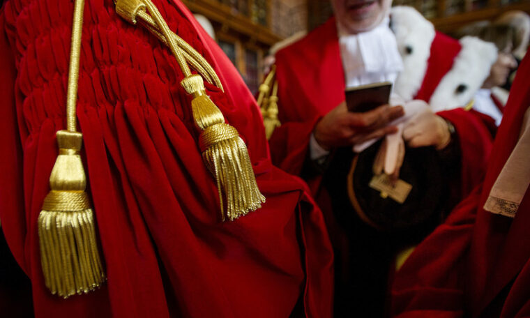 Quanto tempo ancora dovremo aspettare perché si realizzi questo “ultimo miglio” della dignità umana oltre le speculazioni politiche?