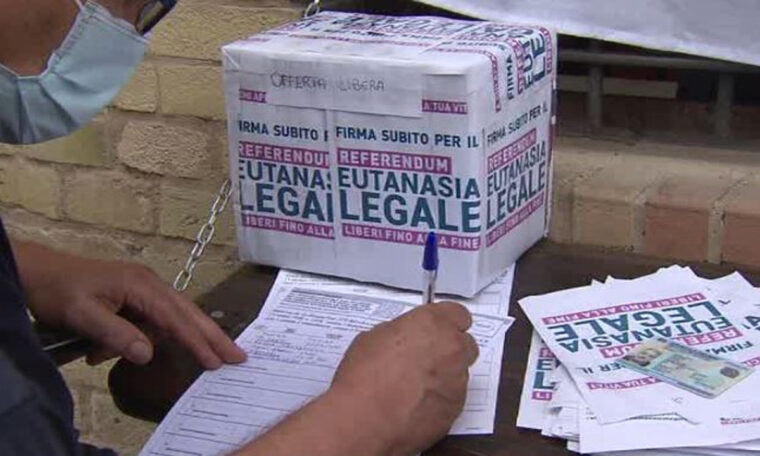 Così da ieri sappiamo che le nostre firme servono solo sulle dichiarazioni dei redditi. Grazie