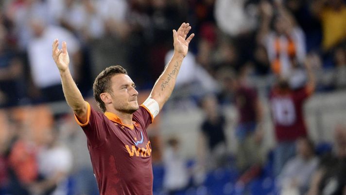 Proprio sicuri che il paese non dorma di notte pensando cosa faranno Hillary e Totti del loro matrimonio?