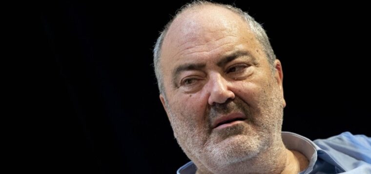 Bettini dice che le destre illiberali sono un pericolo e s’incazzano tutti