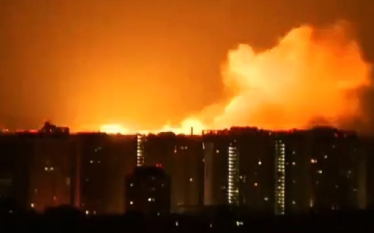 Sessanta chilometri di mezzi russi sono diretti a Kiev. La Farnesina dice agli Italiani di andarsene