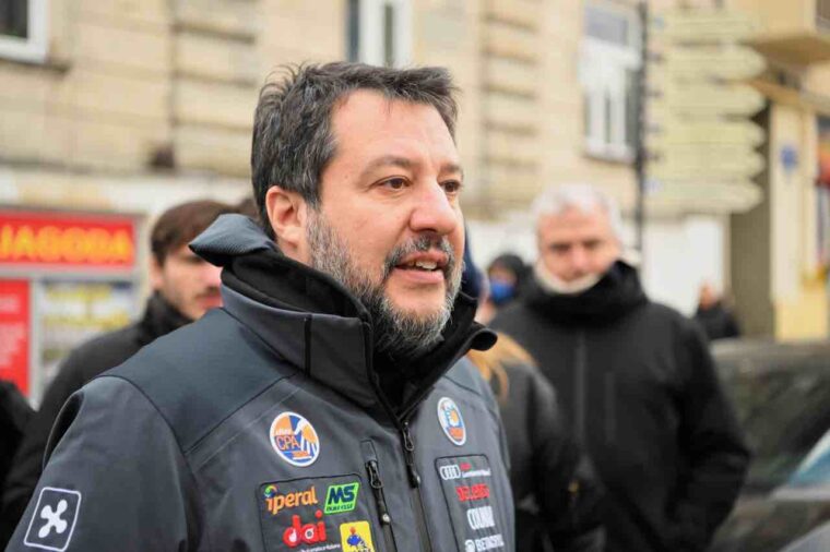 La Lega di Salvini e l’irresistibile fascino della politica via twitter. O dell’inconsistenza