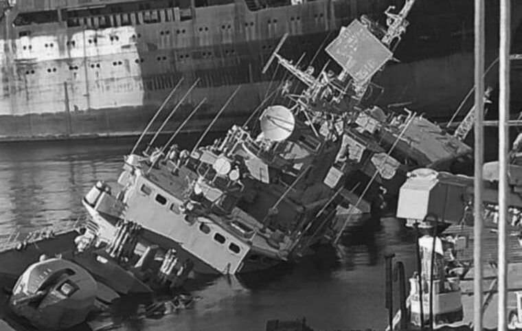 Zelensky e Lavrov, forse c’è un compromesso possibile. Ma nel frattempo si bombarda anche Odessa