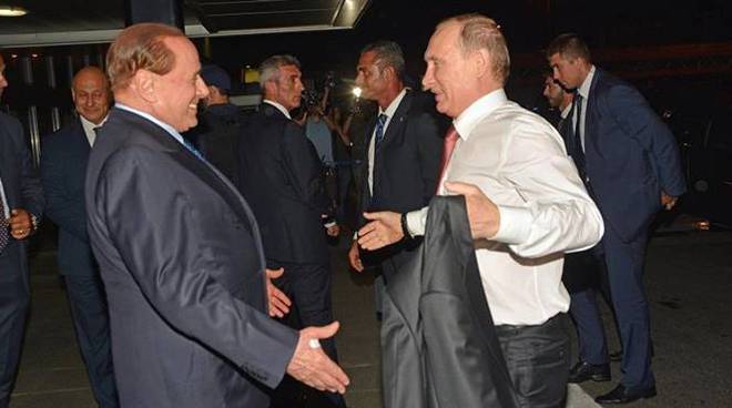 Berlusconi: “L’Ue convinca l’Ucraina ad accogliere le richieste di Putin”, anzi no. Mi sono sbagliato
