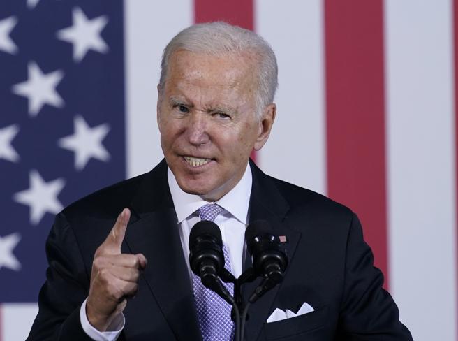 Biden al Congresso: “Alzare l’età per acquistare armi da 18 a 21 anni”