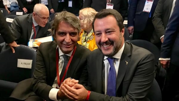 I rom, l’invasione dei transgender, e la società che non c’è: le destre e i mondi paralleli