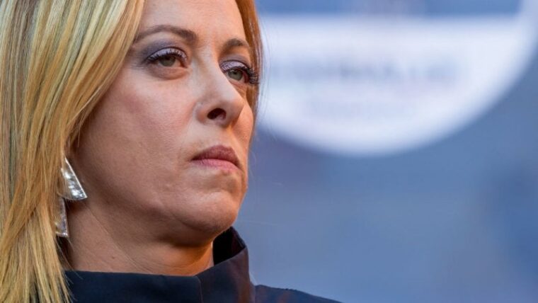 Le Destre hanno svenduto Draghi per Meloni: quando si dice avere a cuore “il popolo”