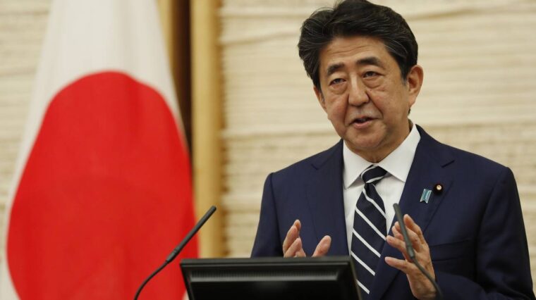 L’ex premier giapponese Shinzo Abe è morto. Ucciso da un attentatore
