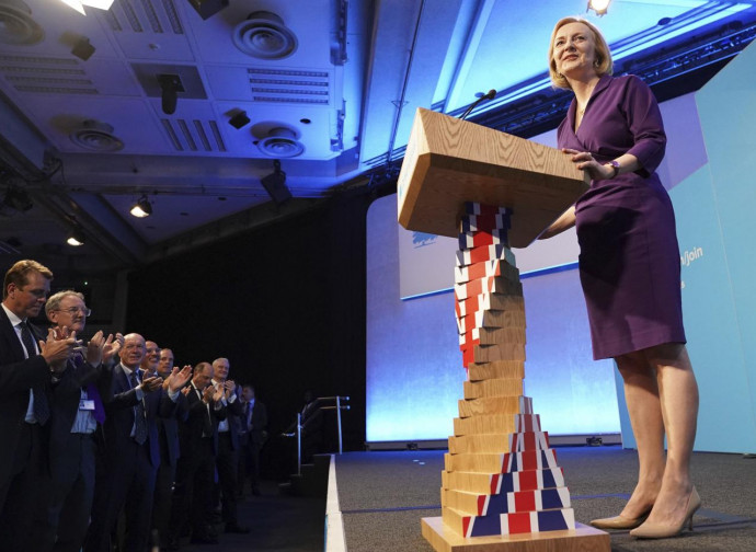 Ooops! Alla Gran Bretagna è caduta la Truss