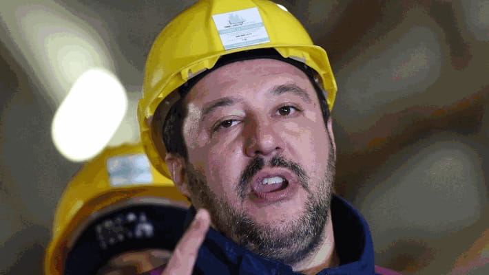 L’inviato de La7 apostrofato da Salvini: “Usi la buona educazione”, ma gli è stata fatta una semplice ed educatissima domanda