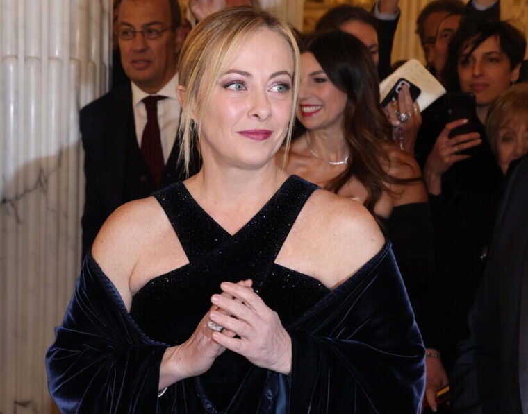 Vogliono togliere 500 euro ai 18enni da spendere in cultura e nel mentre si concedono 5500 euro di tecnologia