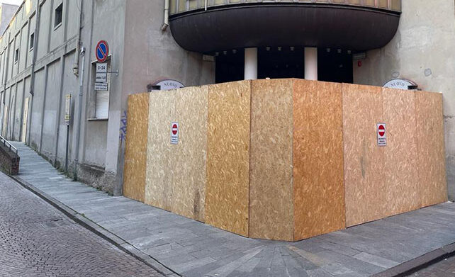 Quelli che per compassione chiudono gli androni per impedire a chi non ha casa di rifugiarvisi la notte…