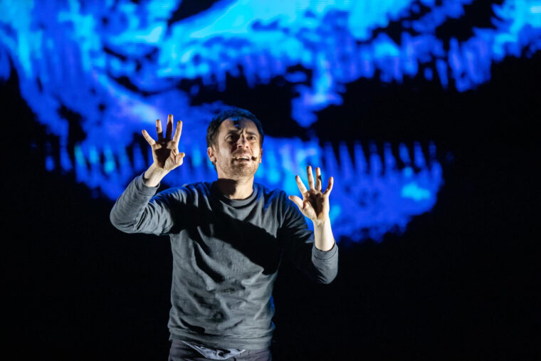 Al Teatro Duse “Paradiso XXXIII” con Elio Germano e Teho Teardo