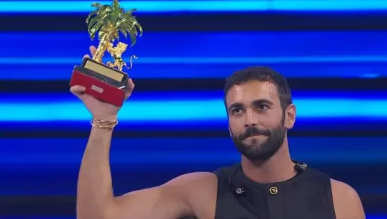 Ronciglione festeggia Marco Mengoni e la sua vittoria a Sanremo