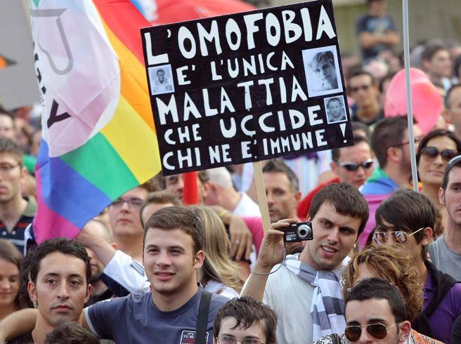 Da Annunziata la ministra Roccella in confusione: il proibizionismo favorisce lo sfruttamento delle donne. Il comunicato di Gaynet