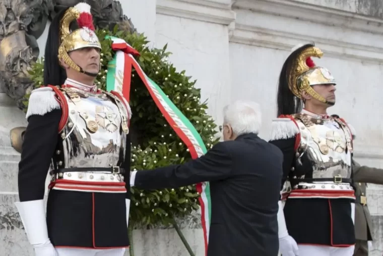 Il discorso del presidente della Repubblica Sergio Mattarella che chiarisce i silenzi di Giorgia Meloni