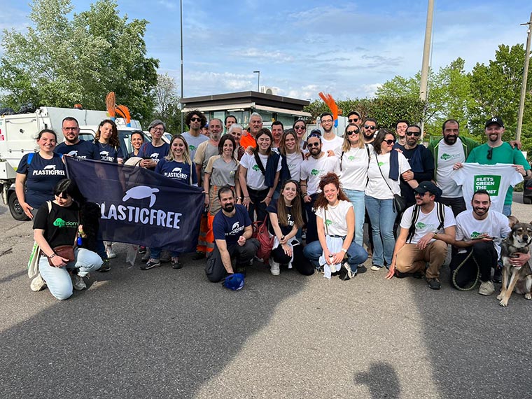 Ambiente: 1500 chili di plastica e rifiuti raccolti a Firenze per la Giornata Mondiale della Terra, nell’iniziativa di Treedom con Plastic Free Onlus