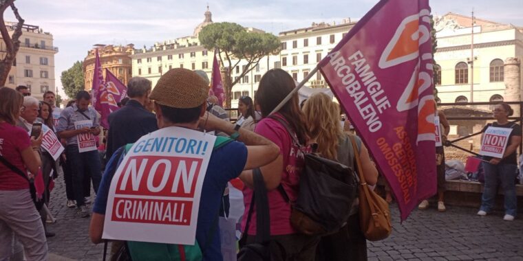 Gaynet Italia: “Sulla surrogata la proposta Coscioni sia punto di partenza per le opposizioni”