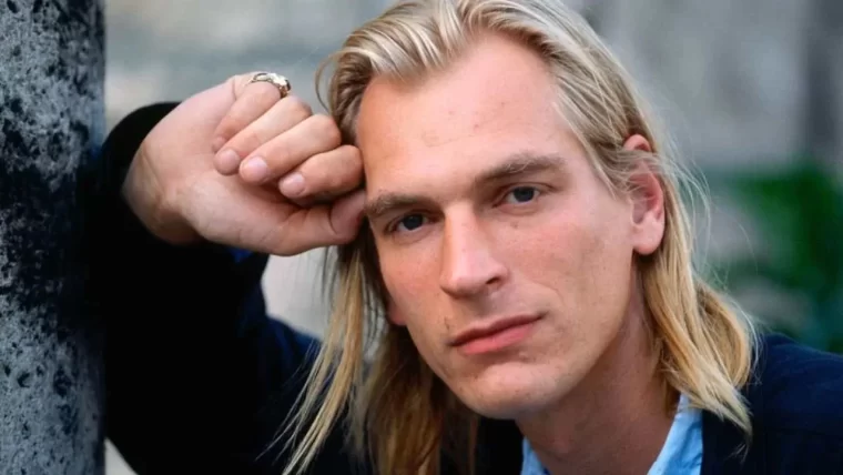 Confermata la morte dell’attore Julian Sands, scomparso da oltre cinque mesi