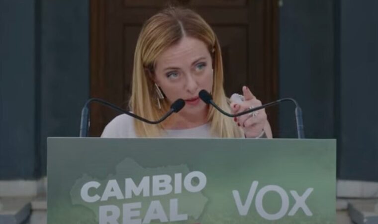 Meloni inaugura l’antiambientalismo tra gli “osanna” di Vox: “Fermare il fanatismo ultra-ecologista” è il nuovo slogan