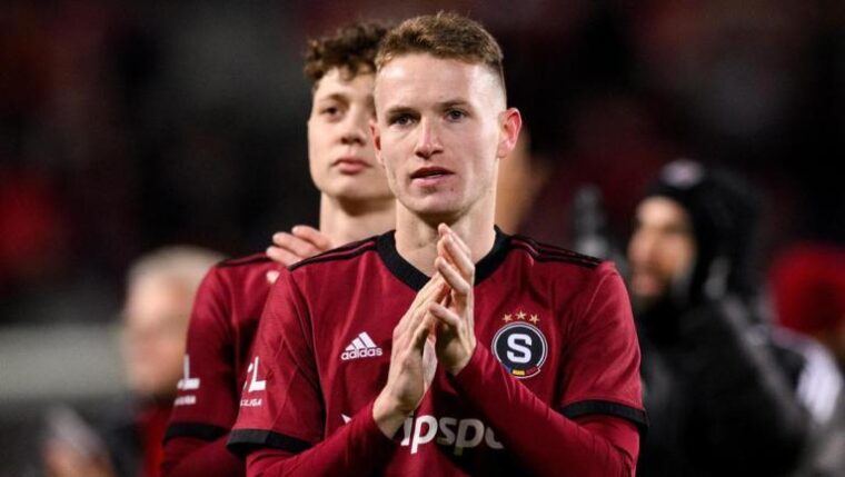 Se il ministro dello Sport ostenta di essere ministro dello Sport