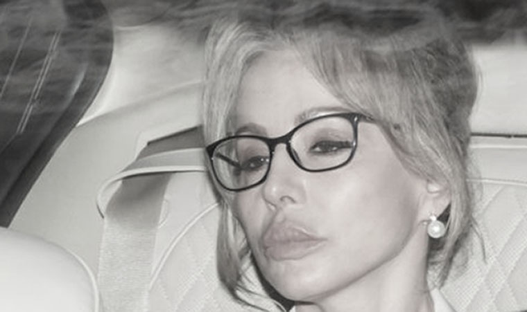 A Marina Berlusconi tocca riempire il vuoto lasciato dalla “desaparecida” Meloni: “Spero che Trump non rottami l’Occidente”