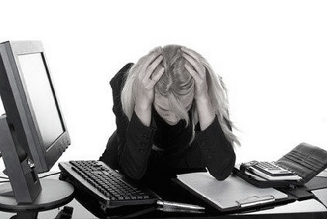 Chissà come ci siamo ridotti a scrivere pezzi sui consigli “per chiedere l’aumento al nostro capo”….