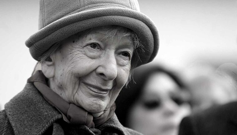Prorogata fino al 17 settembre la mostra “Wisława Szymborska. La gioia di scrivere”
