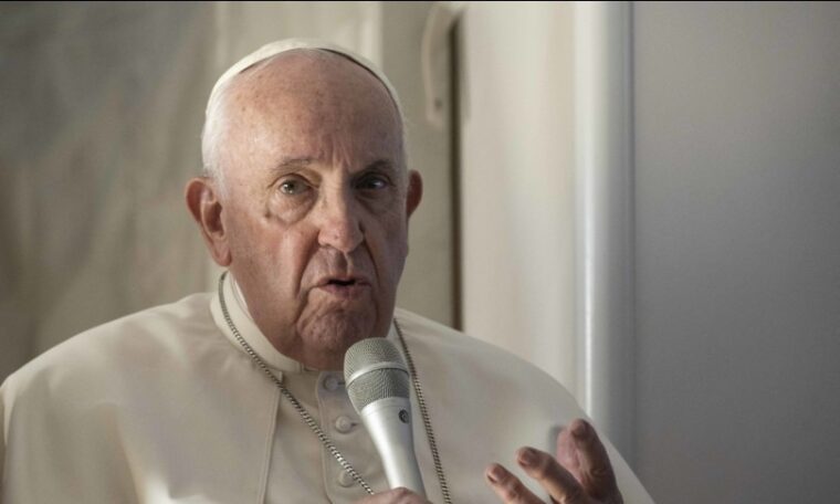 Papa Francesco è fuori pericolo