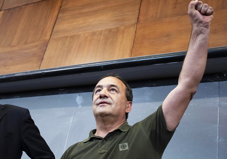 Mimmo Lucano: non era vero niente. A parte una piccolezza da pena sospesa