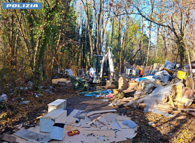 Polizia di Stato di Bologna: operazione di sgombero dell’area demaniale Prati di Caprara