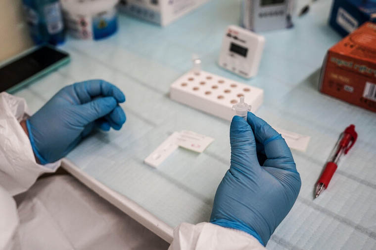 Covid, Oms rilancia l’allarme: “E’ ancora una minaccia per la salute globale”