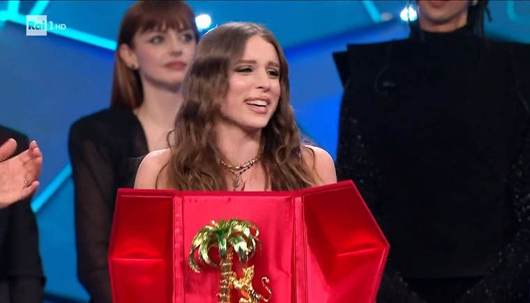 Sanremo & Trash. Vince il 74° Festival Angelina Mango