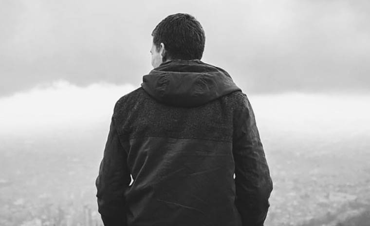 E se sei single e in difficoltà puoi crepare, è la grande compassione della politica