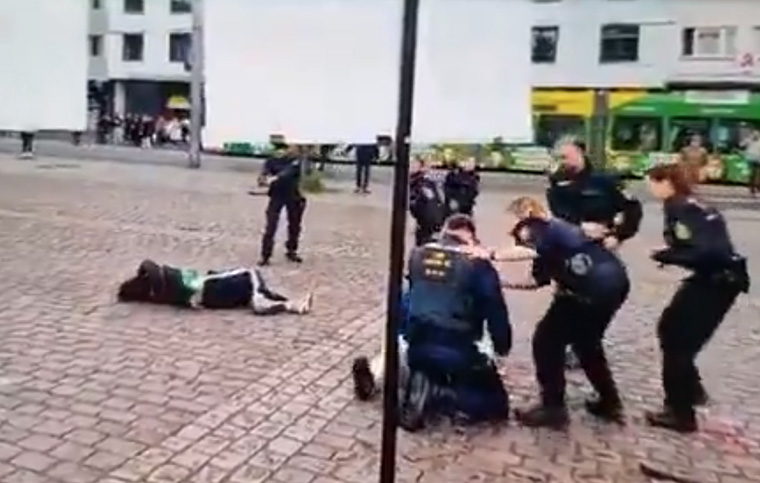 Germania, assalto a colpi di coltello al raduno delle destre estreme