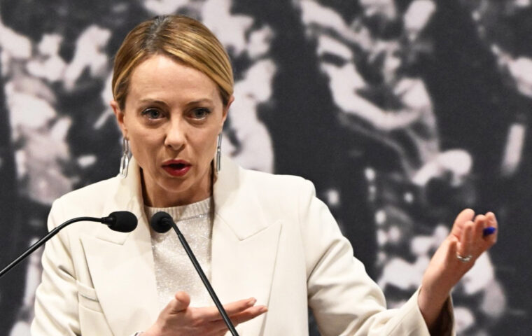 Era il lancio politico del “premierato” e sembrava the voice senior