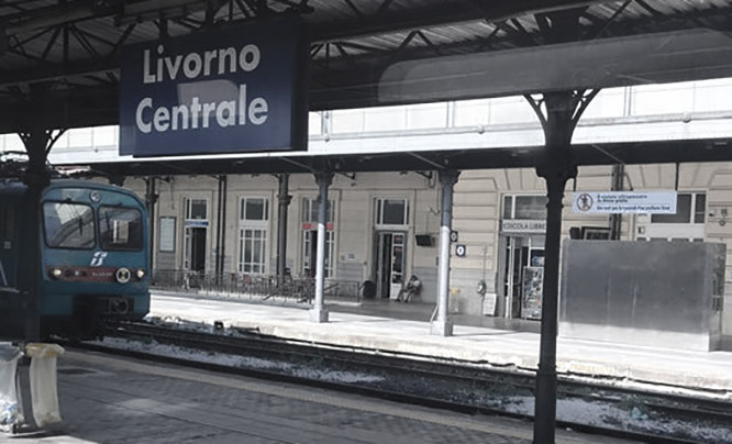 Un bullo-dog rabbioso, un Intercity e un ometto piccolo piccolo