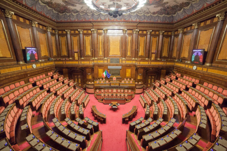 Tanatosi della decenza in una campagna elettorale continua, senza fine e senza senso