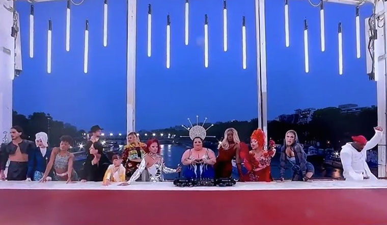 Non ci possono credere di essere finalmente liberi di parlar male dei francesi, e quanto gli piace